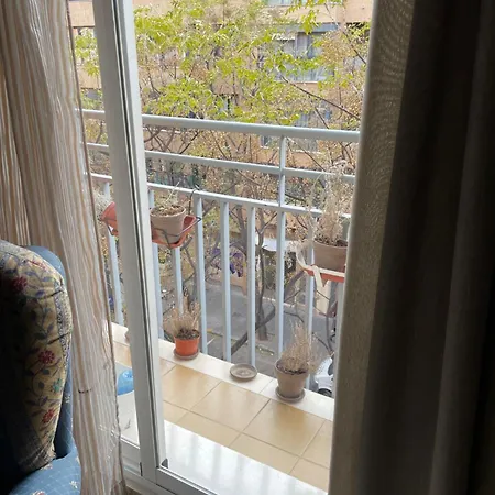 Apartment Chica En Vivienda Compartida Con Anfitrion Hombre